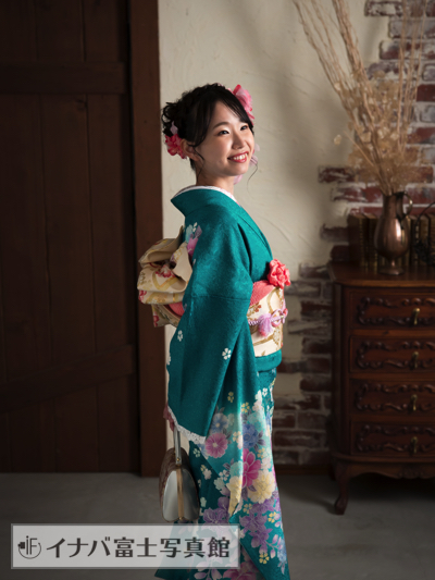 成人女性の振袖でのお写真です